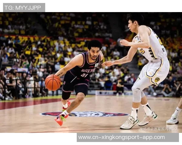 文班在CBA首节遭遇重创五次失误三次犯规表现不佳引发热议 文班在CBA首节遭遇重创五次失误三次犯规表现不佳引发热议