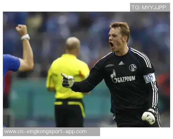 拉基蒂奇与诺伊尔阿萨莫阿合影穆勒赞叹组合实力强大 拉基蒂奇与诺伊尔阿萨莫阿合影穆勒赞叹组合实力强大