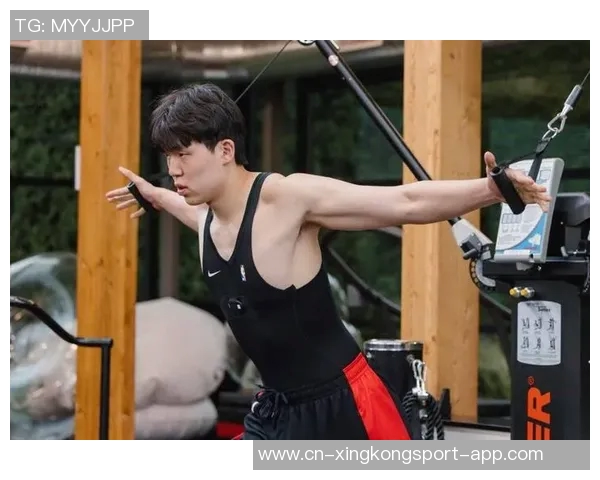 媒体人指出杨瀚森需提升三分投射训练以弥补移动能力短板