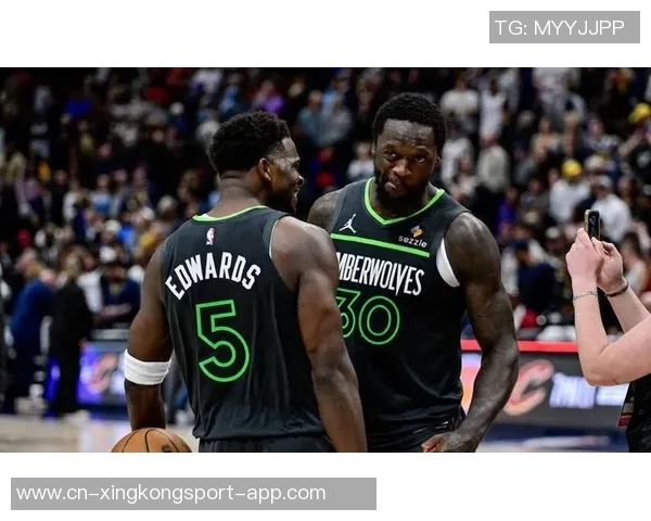 兰德尔半场表现抢眼10投6中砍下全队最高18分助力球队争胜