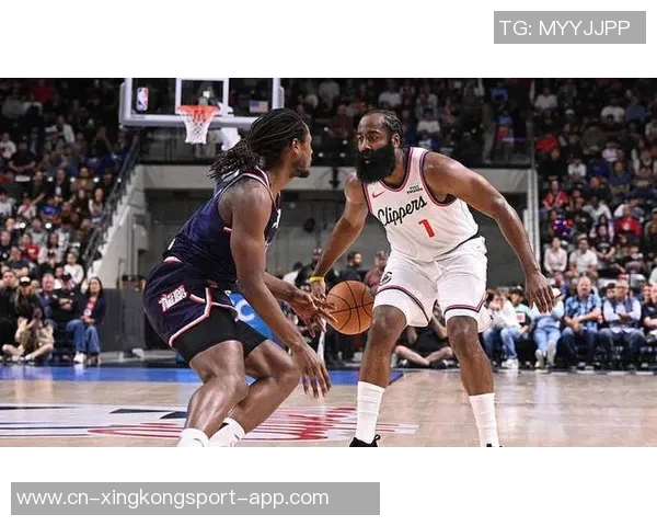 哈登四天三战展现超强表现快船战绩一胜两负引发关注 哈登四天三战展现超强表现快船战绩一胜两负引发关注