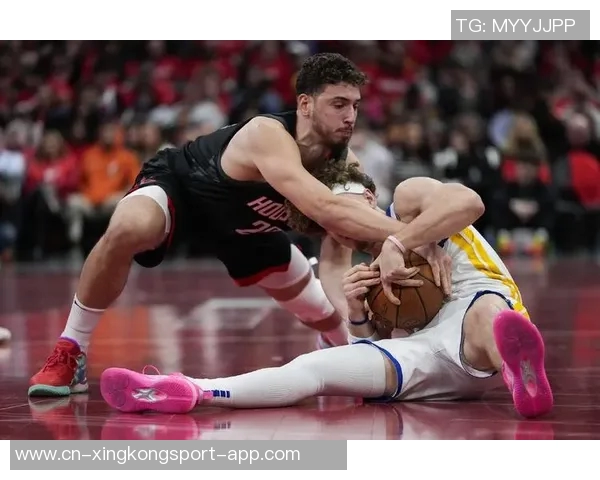 范弗里特谈对手防守策略称无人能挡申京的强大实力 范弗里特谈对手防守策略称无人能挡申京的强大实力