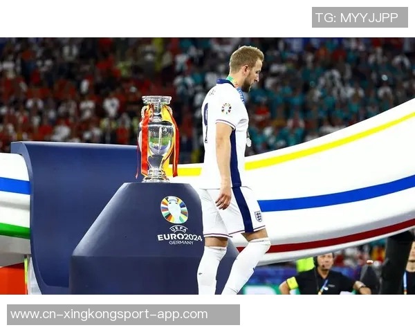 德甲第13轮最佳评选凯恩再度荣膺替补出场30分钟上演帽子戏法